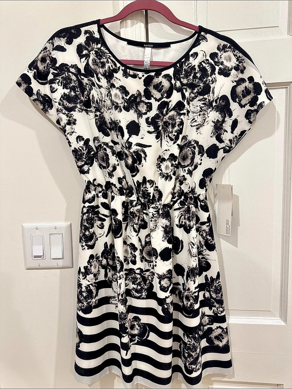 Kensie Floral Mini Dress in Black & White Size XS NWT